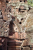 Banteay Srei temple - corner stone decoration